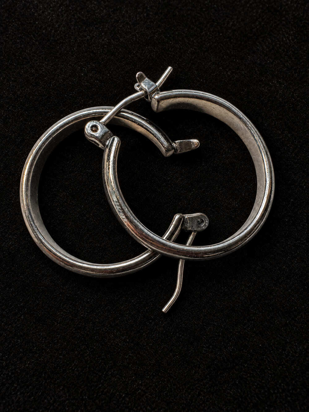 ⚜️ Hoop Earrings | Minimalist | Silver-Tone Tube Hoops 💗